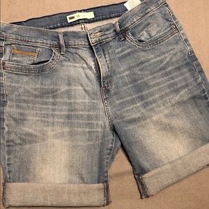 Levi’s Jean Bermuda shorts, women’s size 14